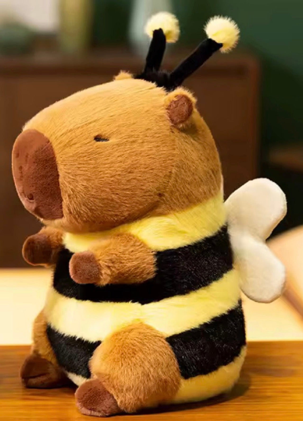 Capybara, Bumblebee
